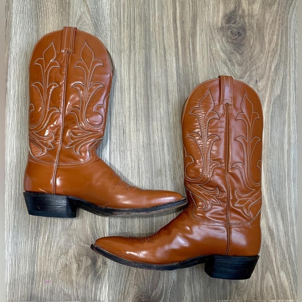 Hondo Boots 10B VINTAGE Mens Cowboy Boot from 1987.